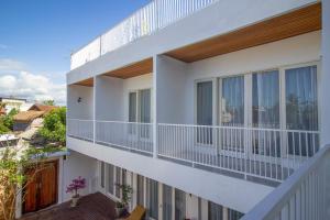 Phòng Deluxe 2 giường đơn với ban công (Deluxe Twin Room with Balcony)