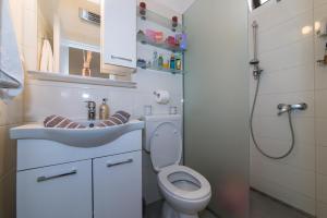 Apartman LUKA Vila Vesa Promajna with jacuzzi & garden
