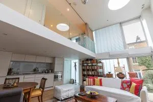 Contemporary apartment in the heart of Fulham - London