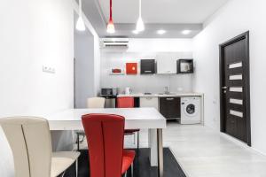 Black and Red squares apartment