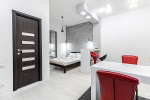 Black and Red squares apartment