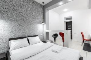 Black and Red squares apartment