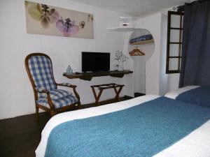 Hotels Le Relais Des Vieilles Postes : Chambre Triple