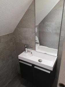 APP Aleksa 6168 