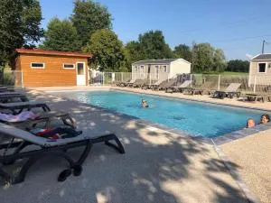 Camping du Sevron - 蒙特讷