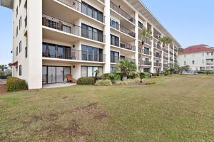 Two Bedroom Apartment  room in Huntington by the Sea 106 Miramar Beach (Condo)