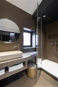 Hotels MiHotel Tour Rose : photos des chambres