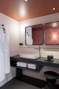 Hotels MiHotel Tour Rose : photos des chambres