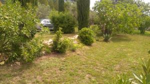 Maisons de vacances Jolie individuelle wifi climatisee au coeur de la Provence a 40 km Verdon et de Ste Maxime : photos des chambres