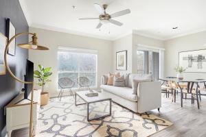 King Suite with Balcony room in Sonder — Med Center