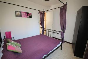 80m de la plage Appartement au rdc dune maison 1 chambre 4 couchages cour LXRV9B
