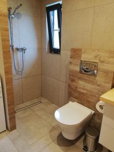 Domki nad jeziorem - Zalesie 7D