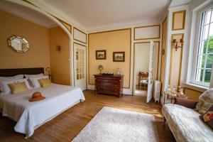 B&B / Chambres d'hotes Le Chateau de Fresnoy en Gohelle : photos des chambres