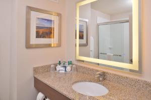 Holiday Inn Express & Suites Dearborn SW - Detroit Area by IHG