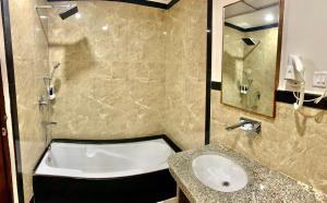 Shree Ganesha Palace Near Kashi Vishwanath Temple