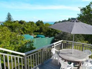 Ridge Cottage - Oneroa Holiday Home - Surfdale