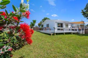 obrázek - Pohutukawa Breeze - Papamoa Beach Holiday Home