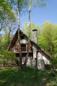 Summer house near lake