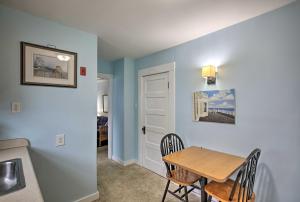 Ocean-View Apartment - Walk to Cafes and Beach! - image 1