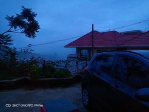 Clouds N Mist Cottage