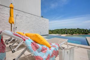 BEACHSIDE VILLA - B18 - at Bayside Luxury Villas Samrong Bay Beach, 4 BED 5 BATH, SEA & SUNSET VIEWS, only 200m walk to the Beach