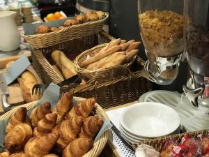 Hotels Le Richelieu Bacchus : photos des chambres