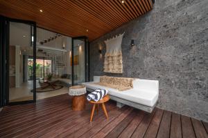 Villa Jannati - 4BR Pool Villa Near Berawa Beach