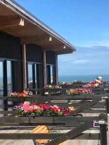 The Cliffs Seaside Lodge - Orawia