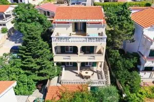 Apartments Laci - Kaštel