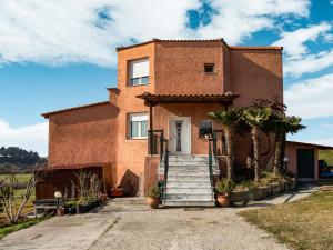 Quaint Farmhouse in Plagiari surrounded with Olive Trees Thessaloníki Greece