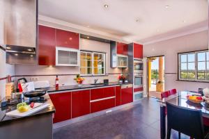 Villa Nincha - Heated Pool - Free wi-fi - Air Con