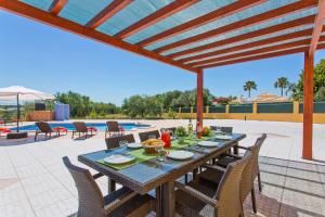 Villa Nincha - Heated Pool - Free wi-fi - Air Con