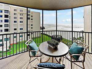Two-Bedroom Apartment room in New Listing! All-Suite Beach Getaway With Pool Condo