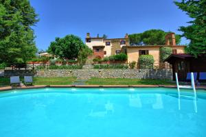 Villa Uccellaia by PosarelliVillas