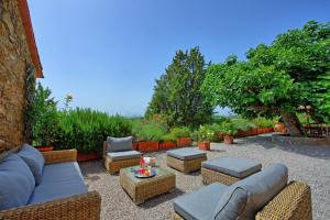 Villa Uccellaia by PosarelliVillas