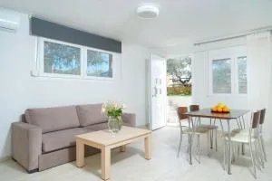 Ilias Apartments - Chrisi Ammoudia