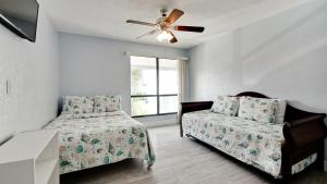 Runaway Bay 242 - 1418878