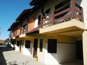 Duplex com ótimo custo x benefício pertinho da Praia de Mariscal