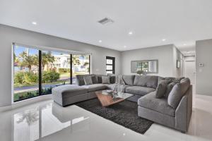 Family 5BR home w heated pool playground