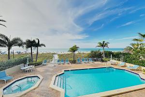 Three-Bedroom Apartment room in 1802 Gulf Blvd Condo Unit 10