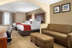 Queen Suite with Two Queen Beds - Non-Smoking room in Comfort Inn & Suites Macon North I-75