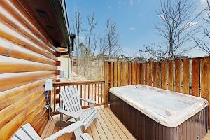 New Listing! New-Build 2-Unit Cabin with 2 Hot Tubs Duplex - image 2