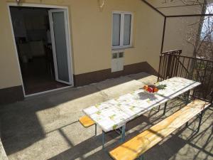 Two-Bedroom Apartment with Terrace and Sea View room in Apartments with a parking space Stanici Omis - 12158