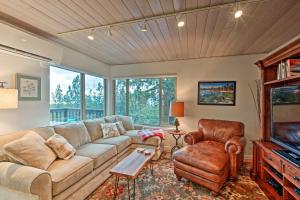 2 Mi to Heavenly Mountain Tahoe Retreat with Views