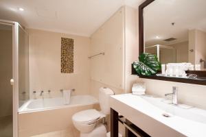 York St Apartments