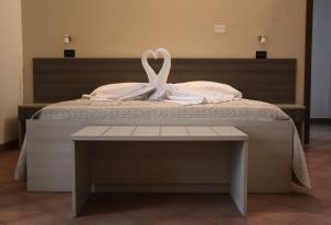 Deluxe Double or Twin Room with Lake View