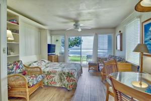 Studio room in Kapa`a Sands 08