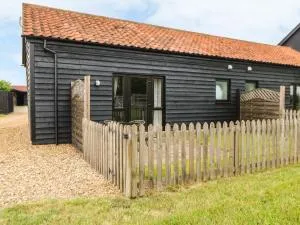 Snowy Owl Barn - West Bradenham