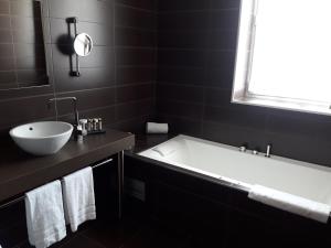 Hotels Le Domaine des Lys : photos des chambres