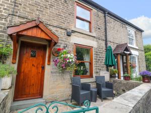 Brook Cottage, High Peak